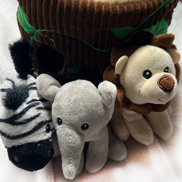 MOON & STARS Multi Piece Plush Safari Animals w/Tree Trunk Carrier, NWT - Picture 4 of 14